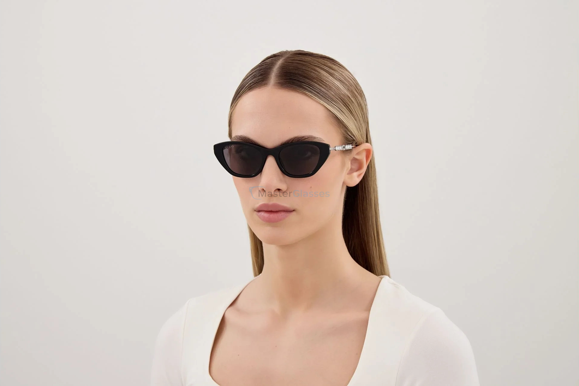 Солнцезащитные очки Gucci GG1968S 002